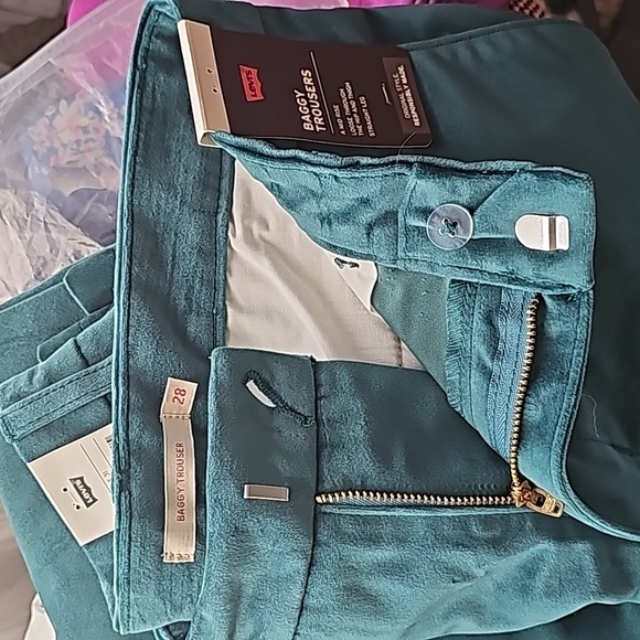 NWT Levi velour trousers - Picture 5 of 8